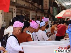 品边地风情学非遗技艺 云南边境小城“慢游”走